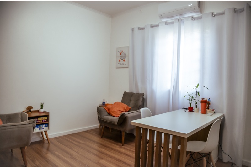 Ambiente acolhedor para psicoterapia em Sorocaba - Psicóloga Rafaela Ruzzinenti